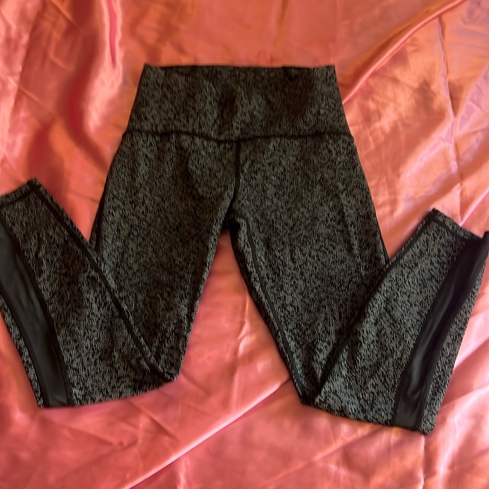 Lululemon 7/8 length leggings train times